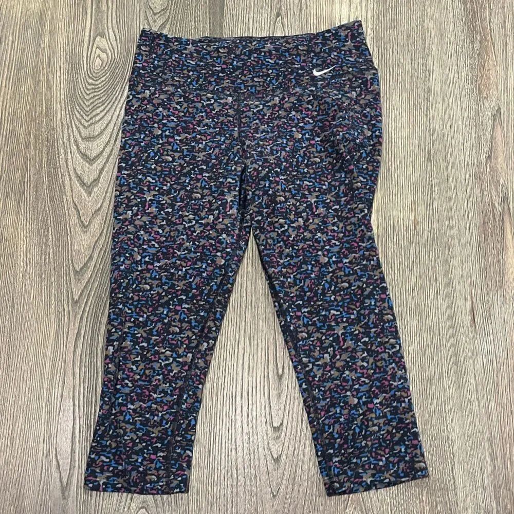 Nike Dri-Fit Capri Crop Leggings Splotch Splatter Print Black Multi Size M